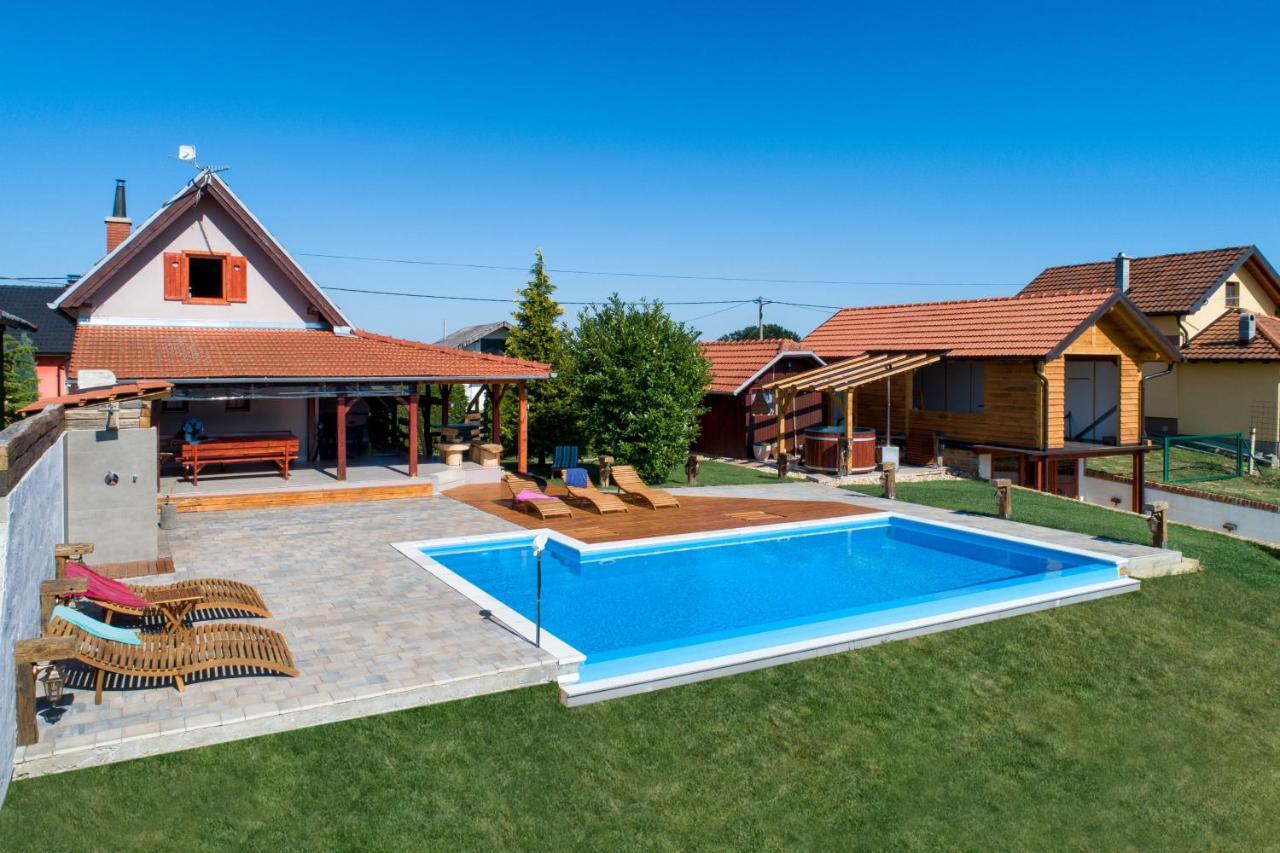 Holiday Home Dika سفيتي مارتن نا موري المظهر الخارجي الصورة